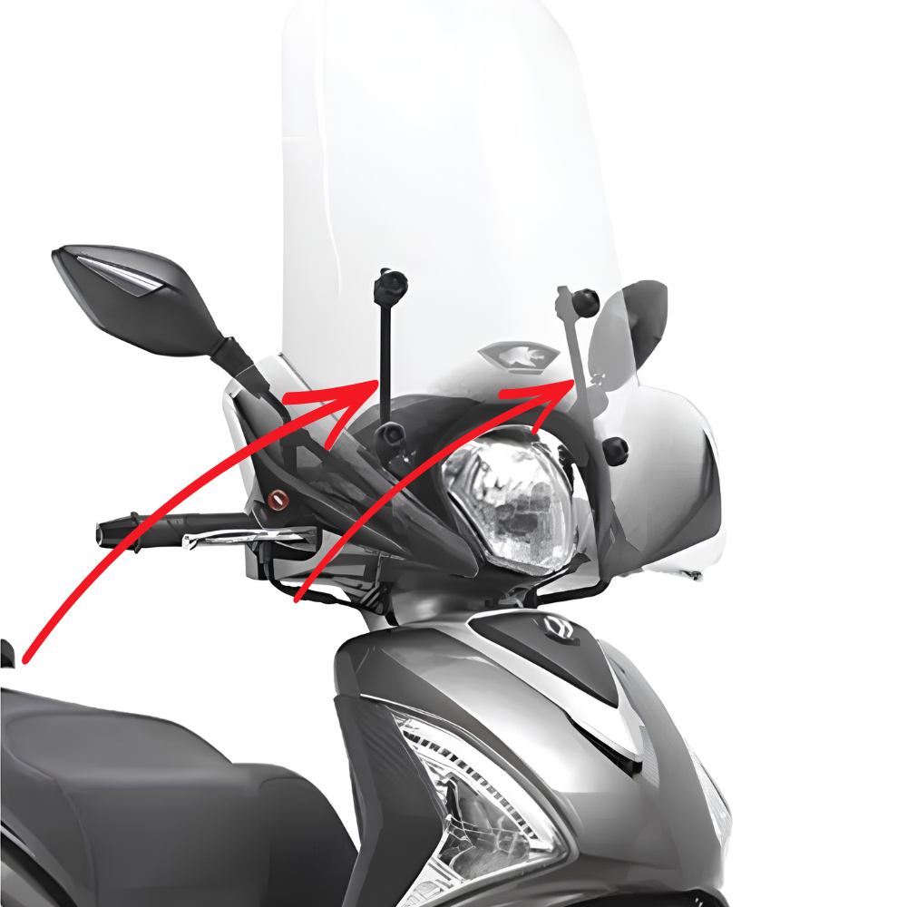 Attacchi neri del kit Kappa A7054AK indicati da frecce rosse mentre fissano il parabrezza allo scooter