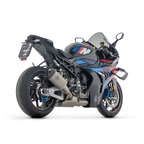 BMW S 1000 RR nera con terminale Arrow Pista montato, vista di tre quarti posteriore — immagine di gamma Arrow