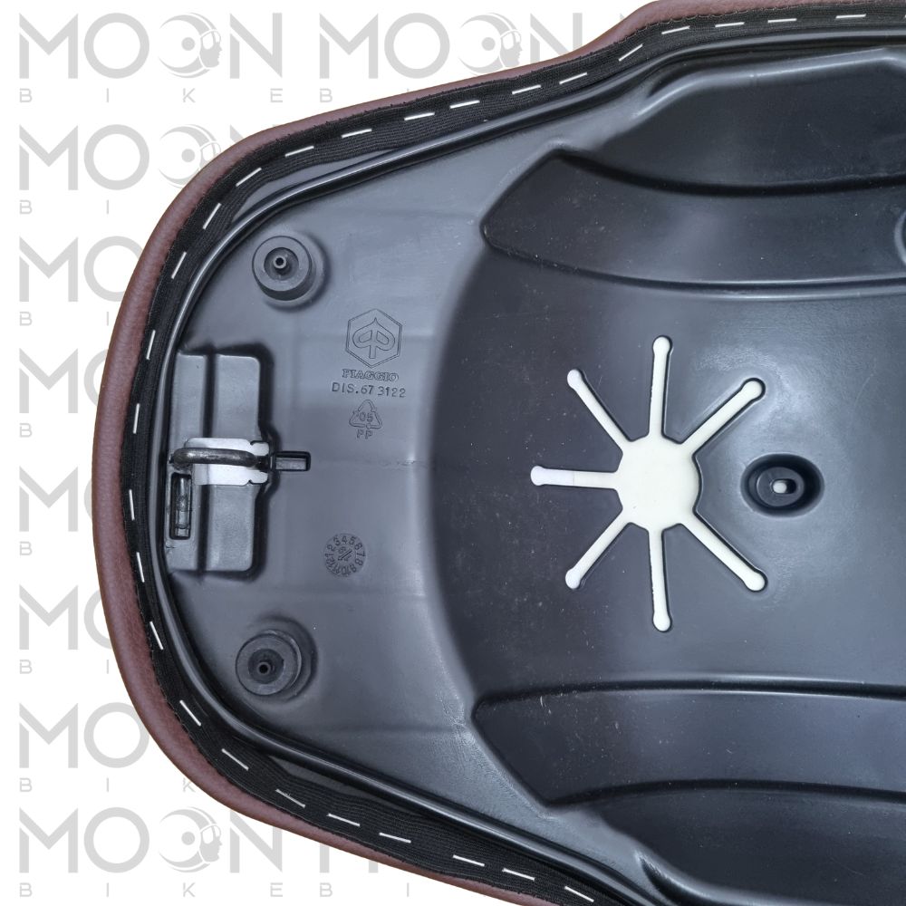 Sella Completa Originale Piaggio Beverly 300 350 dal 2010  Marrone 1B003744000C2