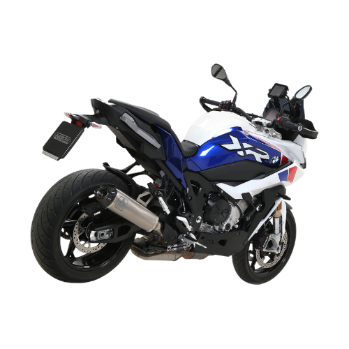 BMW S 1000 XR con terminale Arrow Works 71927PK, vista di tre quarti posteriore destra