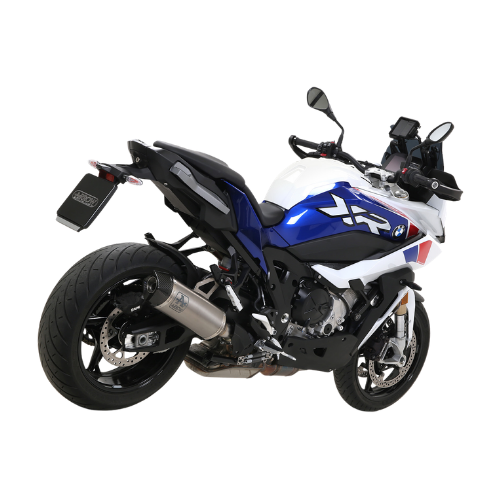 BMW S 1000 XR con terminale Arrow Race-Tech, vista di tre quarti posteriore destra — immagine di gamma Arrow