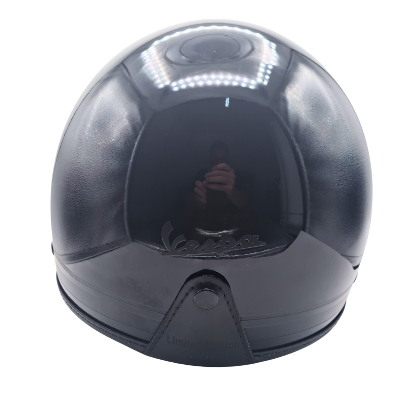 Casco jet Vespa Mirror nero, vista posteriore della calotta lucida