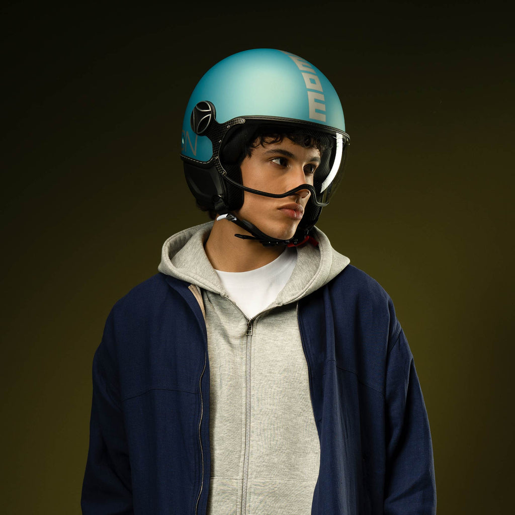 Casco Momo Design FGTR EVO Blu Primavera Silver - lifestyle