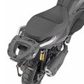 Attacco posteriore Kappa KR6713 in metallo nero per bauletto Monokey o Monolock montato sulla coda della Aprilia SR GT 400 (2026)