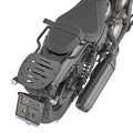 Attacco posteriore Kappa KR9770 in metallo nero per bauletto Monolock montato sulla coda della Benda Chinchilla 500