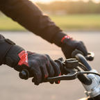 Macna Obtain Leather Rosso/Bianco – Guanti Moto Estivi in Pelle di Capra CE