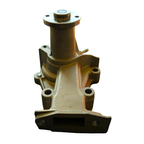 Pompa acqua Piaggio Porter 1610087727000 vista frontale sul lato di accoppiamento al monoblocco, con i fori di fissaggio e il raccordo di bypass