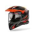 Airoh Bandit BADX-X Glitch Arancio Opaco (BATG32), casco adventure visto di tre quarti dal lato sinistro, grafica nera e grigia con inserti arancio, opaca