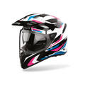 Airoh Bandit BADX-X Glitch Rosa Lucido (BATG54), casco adventure visto di tre quarti dal lato sinistro, grafica bianca e nera con inserti rosa e azzurri, lucida