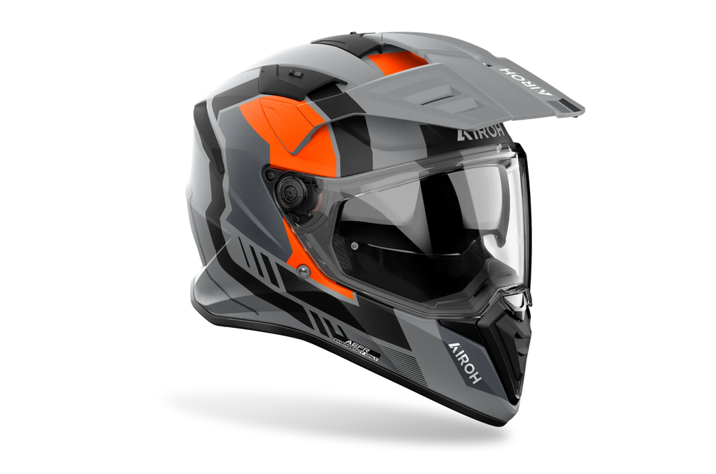 Airoh Bandit BADX-X Horn Arancio Opaco visto di tre quarti dal lato destro, con frontino e visiera