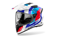 Airoh Bandit BADX-X Horn Bianco Lucido (BAH55), casco adventure visto di tre quarti dal lato sinistro, grafica bianca con inserti blu, azzurri e rossi, lucida