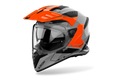 Airoh Bandit BADX-X Tune Arancio Lucido (BAT32), casco adventure visto di tre quarti dal lato sinistro, grafica grigia e nera con inserti arancio, lucida