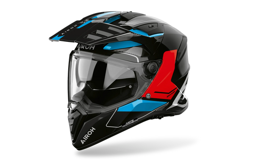 Airoh Bandit BADX-X Tune Blu/Rosso Lucido (BAT17), casco adventure visto di tre quarti dal lato sinistro, grafica nera con inserti azzurri e rossi, lucida