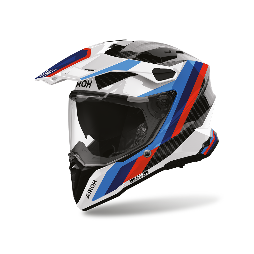 Airoh Commander 2 Carbon Rank Carbonio Lucido (CM2CR99), casco adventure visto di tre quarti dal lato sinistro, grafica in carbonio a vista con fasce bianche, blu, azzurre e rosse, lucida