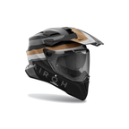 Airoh Commander 2 Doom Nero/Oro Opaco CM2D35, casco adventure, vista di tre quarti dal lato destro
