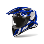 Airoh Commander 2 Polar Blu Lucido (CM2P18), casco adventure visto di tre quarti dal lato sinistro, grafica bianca e blu, lucida