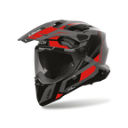 Airoh Commander 2 Polar Rosso Opaco (CM2P55), casco adventure visto di tre quarti dal lato sinistro, grafica grigio antracite e rossa, opaca