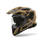 Airoh Commander 2 Polar Sabbia Opaco (CM2P90), casco adventure visto di tre quarti dal lato sinistro, grafica sabbia e nera, opaca