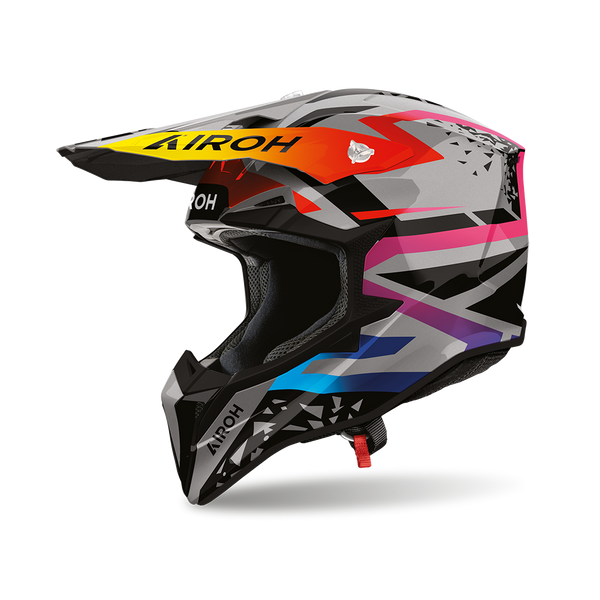 Airoh Wraaap Karma Grigio/Rosa Lucido (WRAK54), casco cross visto dal lato destro con frontino, grigio lucido con fasce rosa, viola e azzurre e frontino giallo e arancio