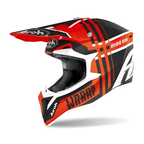 Casco cross Airoh Wraap Broken WRBR32 arancio, nero e bianco opaco visto di tre quarti dal lato sinistro, con la scritta Wraap sulla mentoniera