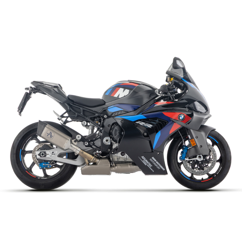 BMW M 1000 RR nera in livrea M con terminale Arrow Pista in titanio, vista laterale destra