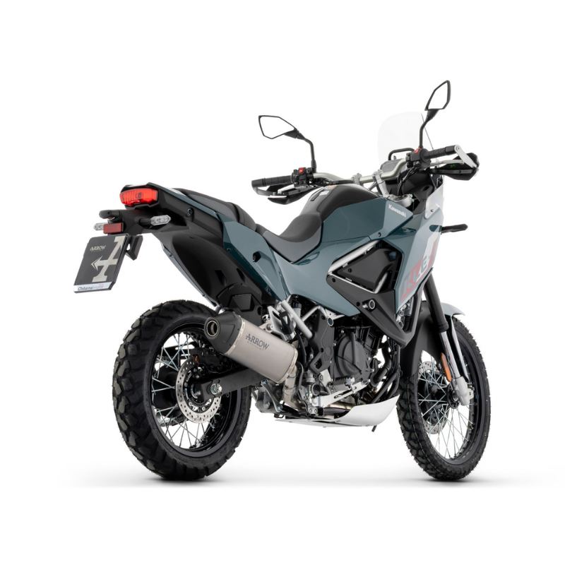 Kawasaki KLE 500 vista posteriore tre quarti con terminale Arrow Explorer