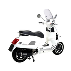 Piaggio Vespa GTS bianca vista da dietro, applicazione del collettore racing Arrow 53051MI
