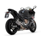 BMW S 1000 RR 2019-2024 con terminale Arrow Pista, vista posteriore, foto di gamma del costruttore