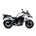 Benelli TRK 502 bianca vista laterale con l'impianto di scarico Arrow Race-Tech montato