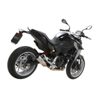 BMW F 900 R nera con scarico Arrow, vista di tre quarti posteriore