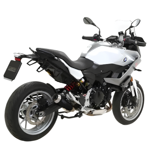 BMW F 900 XR bianca con scarico Arrow, vista di tre quarti posteriore
