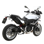BMW F 900 XR bianca con terminale Arrow 71915AKN nero, vista tre quarti posteriore