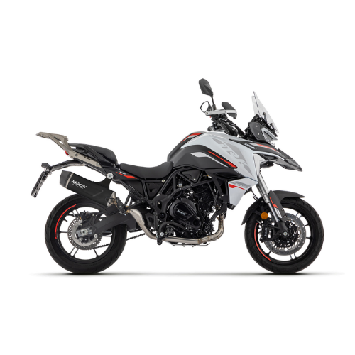 Benelli TRK 702 vista laterale con il terminale Arrow Indy Race alluminio Dark montato