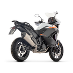 KTM 1390 Super Adventure vista da dietro con terminale Arrow Sonora – foto Arrow in finitura titanio