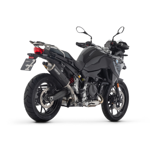 BMW F 800 GS grigia con impianto Arrow Indy Race EVO Dark, tre quarti posteriore