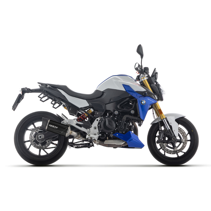 BMW F 900 R 2025 blu e bianca con terminale Arrow 77502AKN in alluminio Dark, vista laterale