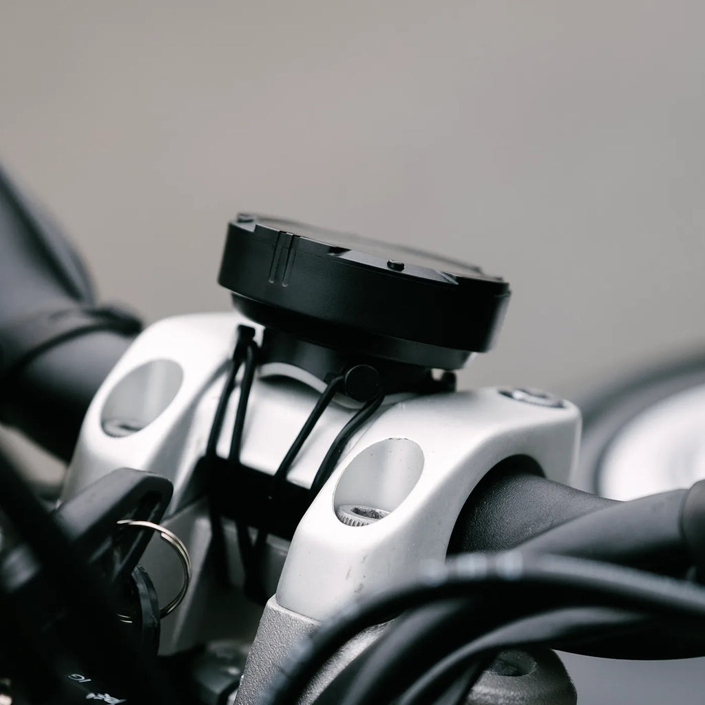 Beeline Moto II Navigatore Moto Bluetooth: vista laterale sul supporto da manubrio