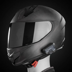 Casco integrale in carbonio con interfono Cardo Freecom 4X montato sulla calotta