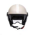 Casco jet Momo Design FGTR Classic Candy malted milk, vista frontale con visiera abbassata