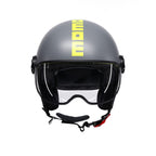 Casco jet Momo Design FGTR Classic Fluo grigio opaco con grafica giallo fluo, tre quarti anteriore