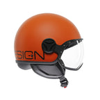 Casco jet Momo Design FGTR Classic Mono arancione opaco, lato destro con scritta DESIGN nera e visiera abbassata