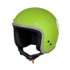 Casco jet Vespa Colors verde opaco con bordo riflettente e interni neri, vista tre quarti