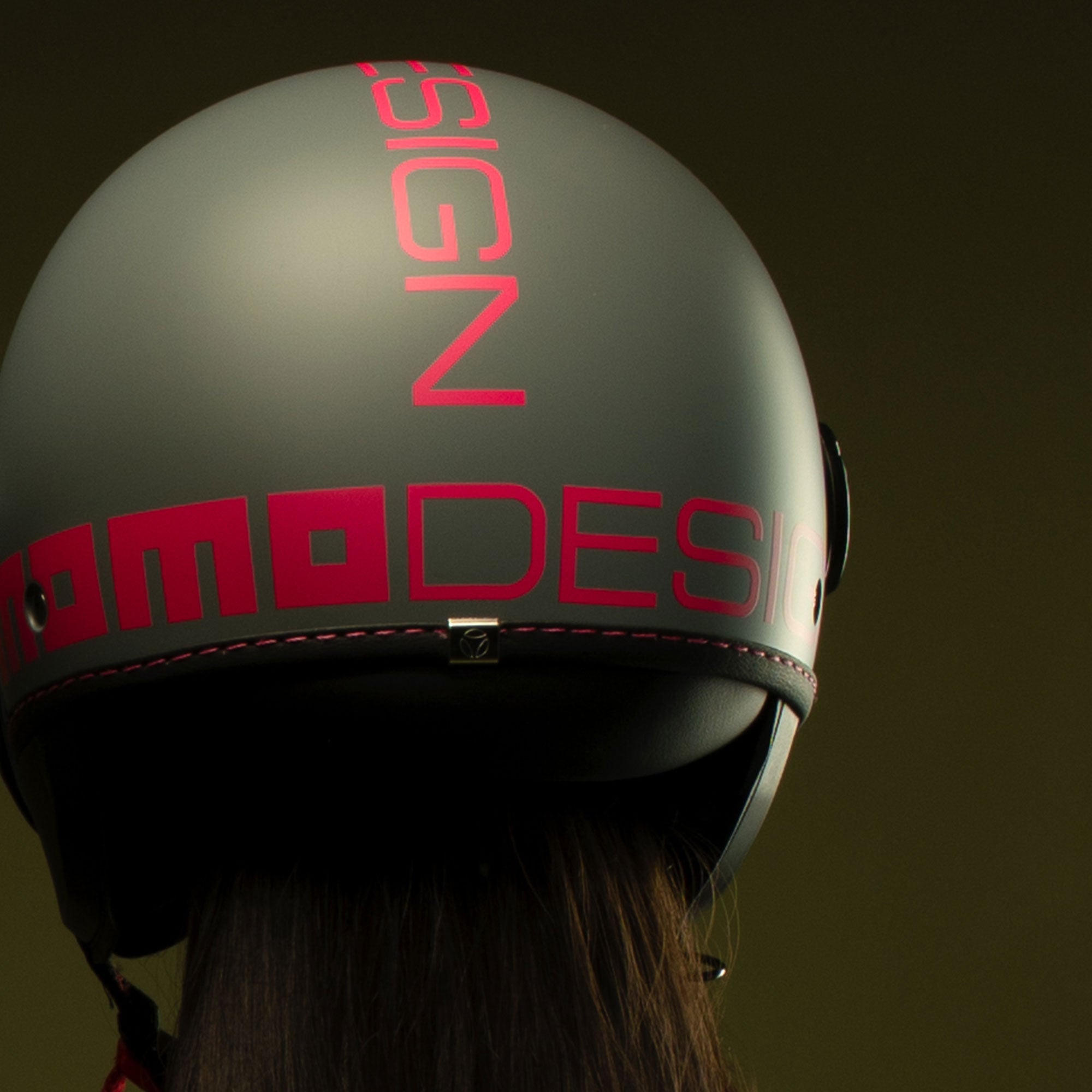 Casco Momo Design FGTR Classic Fluo Grigio Fucsia - lifestyle 2