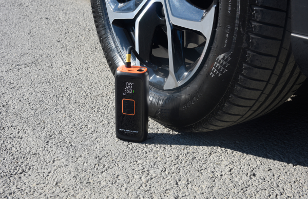 Interphone Smart Air Pump Compressore Portatile 4000 mAh INTERPHOAIRPUMP4K: gonfiaggio pneumatico auto