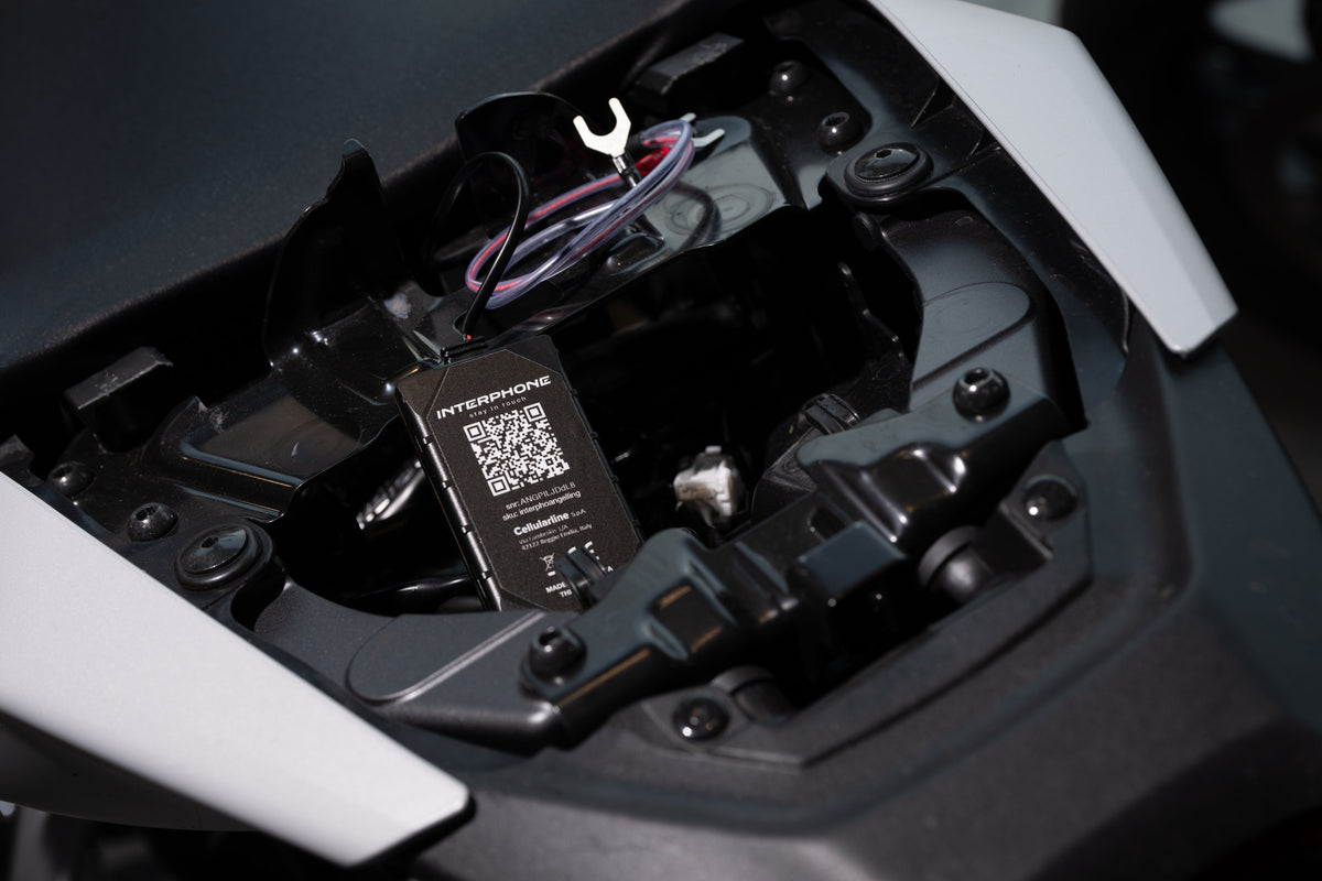 Interphone Angel Link Localizzatore GPS Antifurto Cablato INTERPHOANGELLINK: localizzatore installato nel vano sella