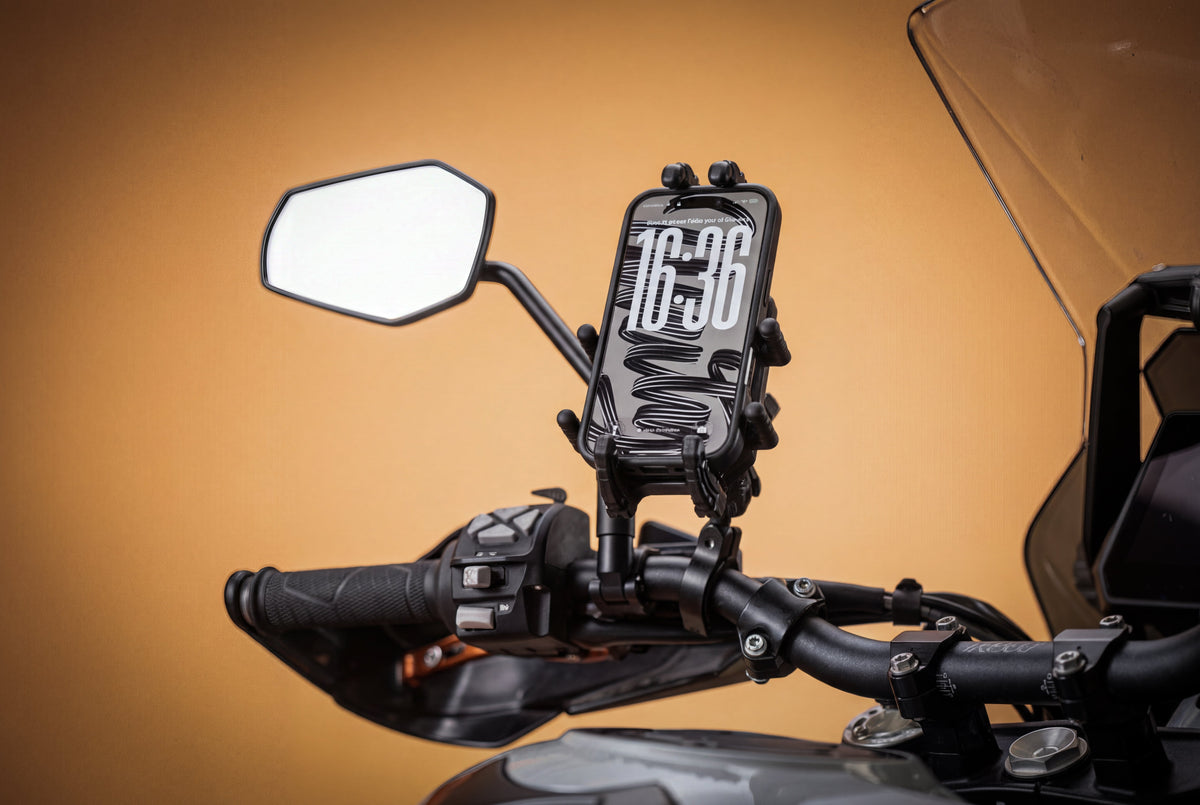 Interphone Crab Rugged Pro Supporto Telefono Moto Antivibrazione SMCRABRUGGEDPRO: telefono nel supporto sul manubrio