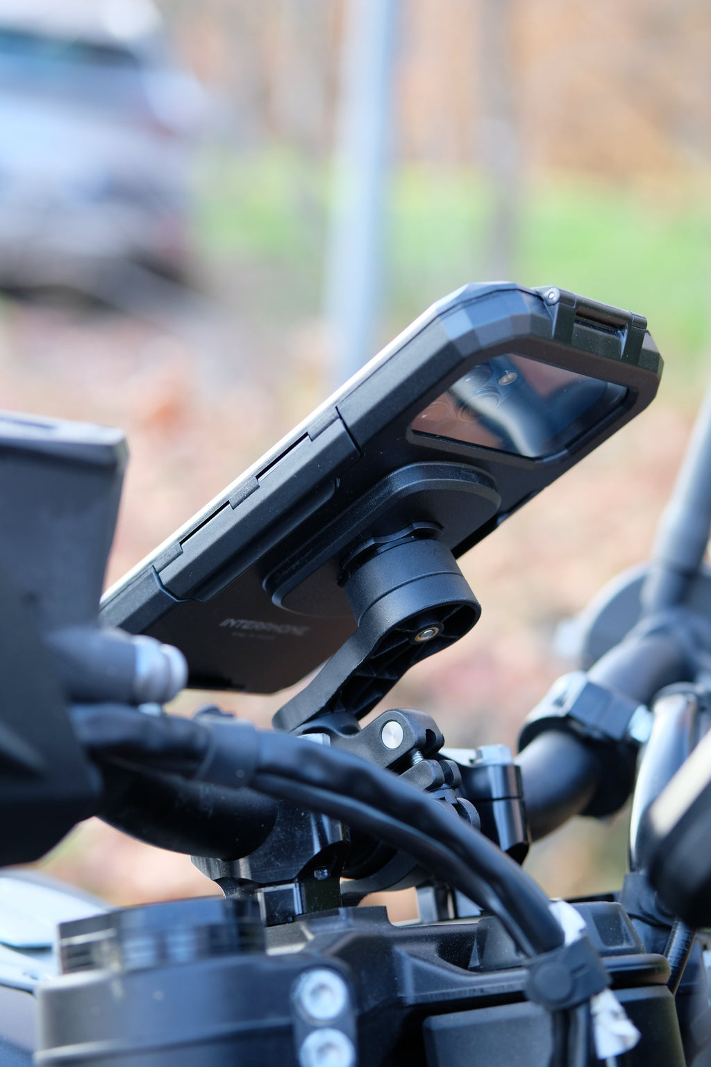 Interphone Quiklox Custodia Rigida Armor per Telefono SMQUIKLOXARMORCASE: custodia montata sul manubrio