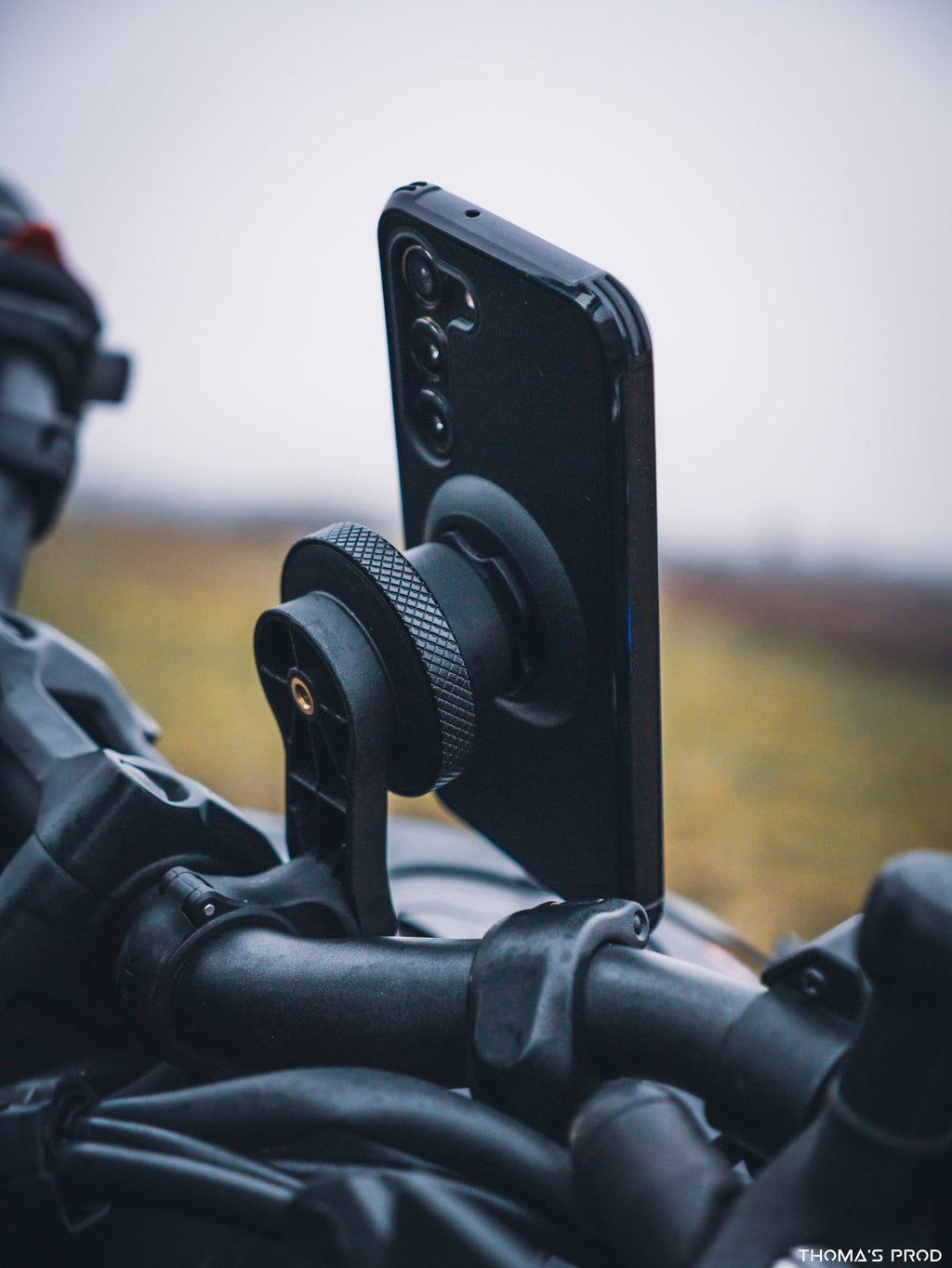 Interphone Quiklox Supporto da Manubrio per Telefono SMQUIKLOXHANDLEBAR: telefono agganciato sul manubrio