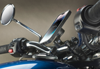Interphone Quiklox Custodia Tetraforce per iPhone 16 Plus SMQUIKLOXIP16PLUTE: telefono con cover sul manubrio moto