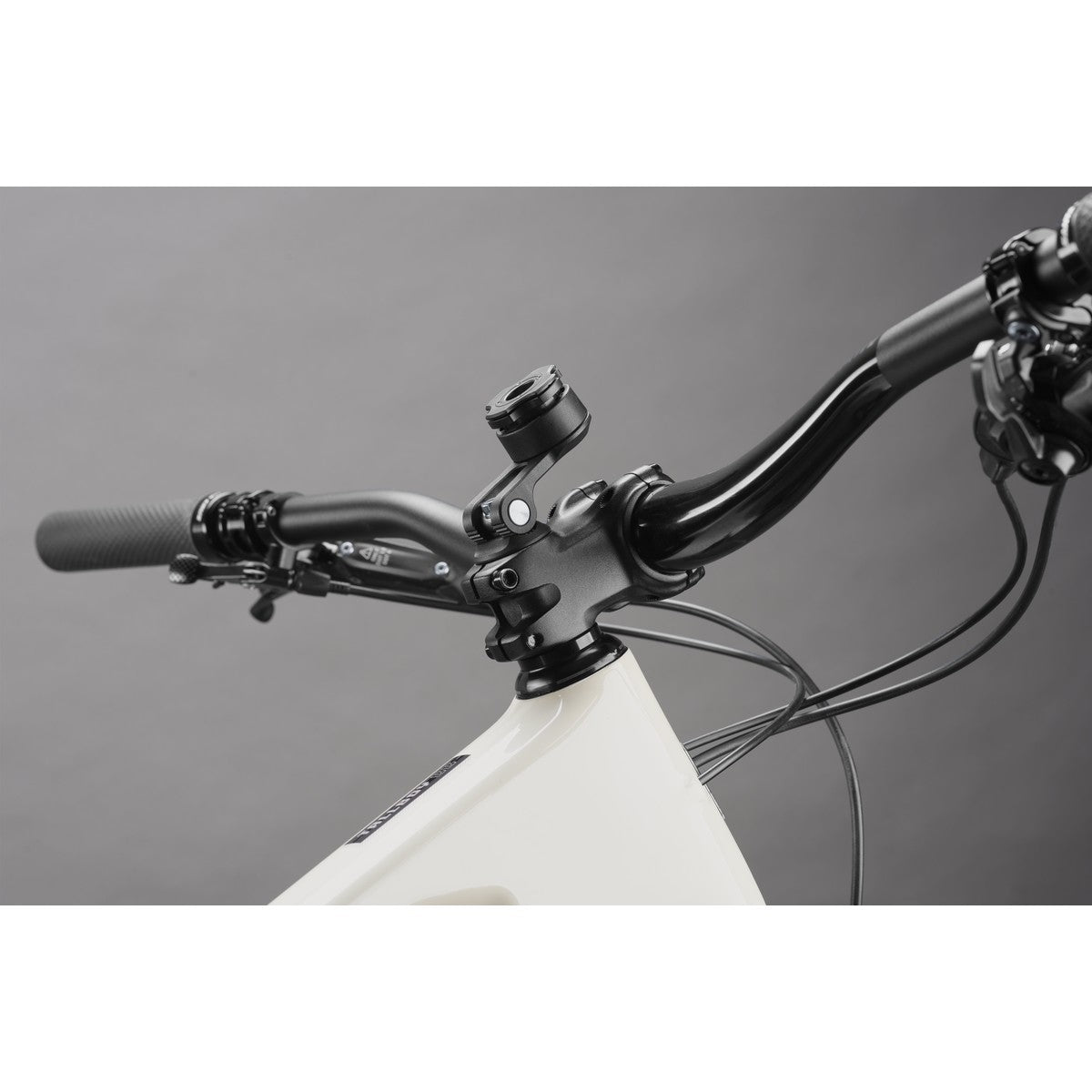 Interphone Quiklox Supporto Smartphone Attacco Manubrio Bici SMQUIKLOXSTEMMOUNT: supporto montato sull'attacco manubrio